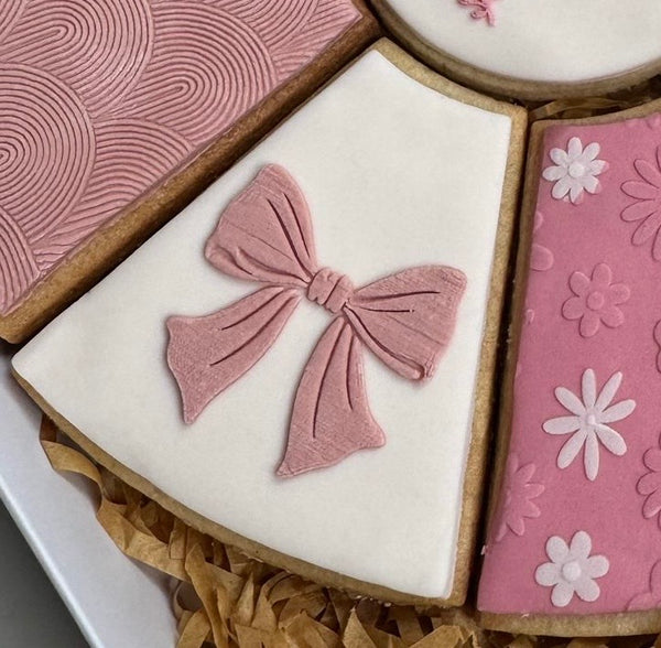 Mini Bow Cookie Embosser SHOW OFFER
